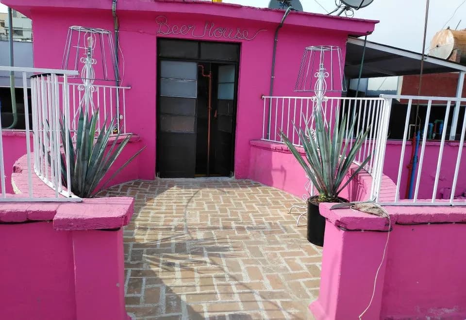 Mala Vecindad Beer Hotel