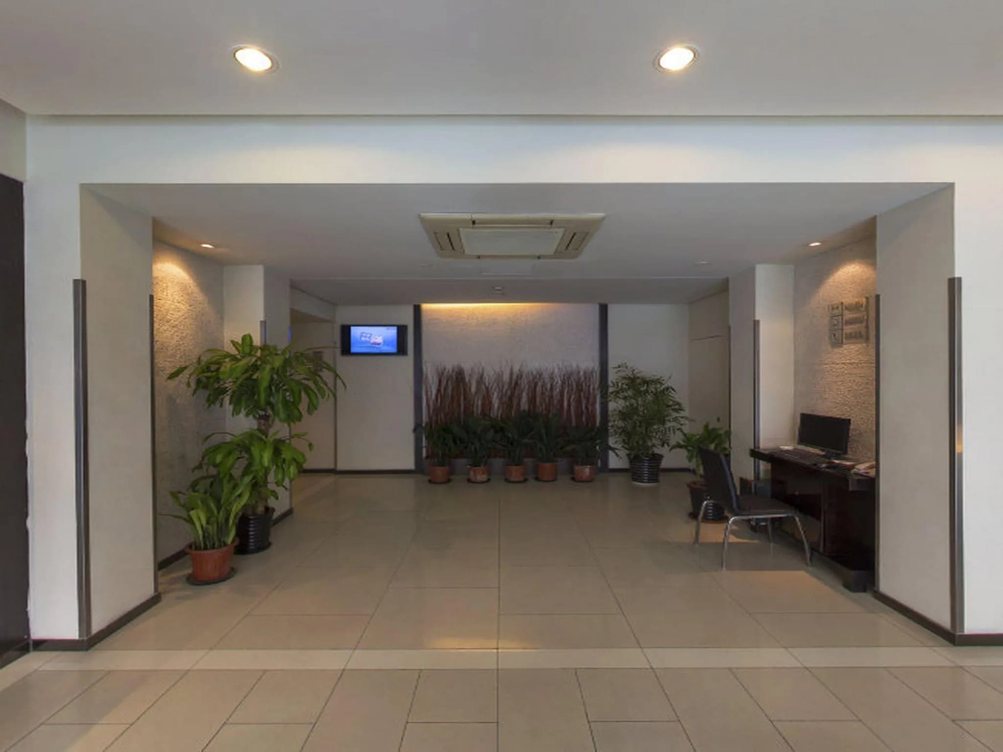 Jinjiang Inn (Shanghai Lujiabang station Road)