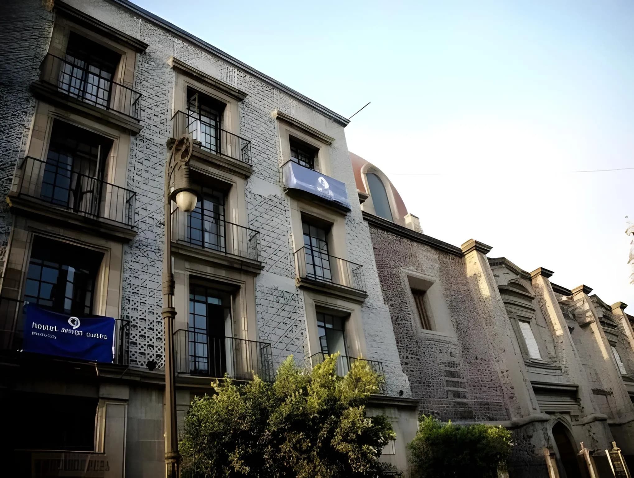 Hotel Amigo Suites
