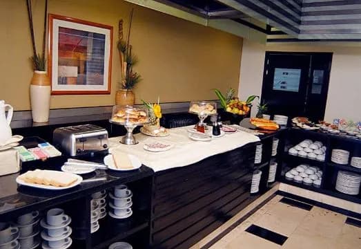 Hotel & Suites PF