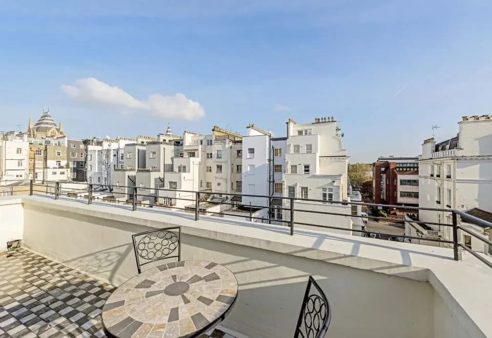 130 Queen's Gate Apartments