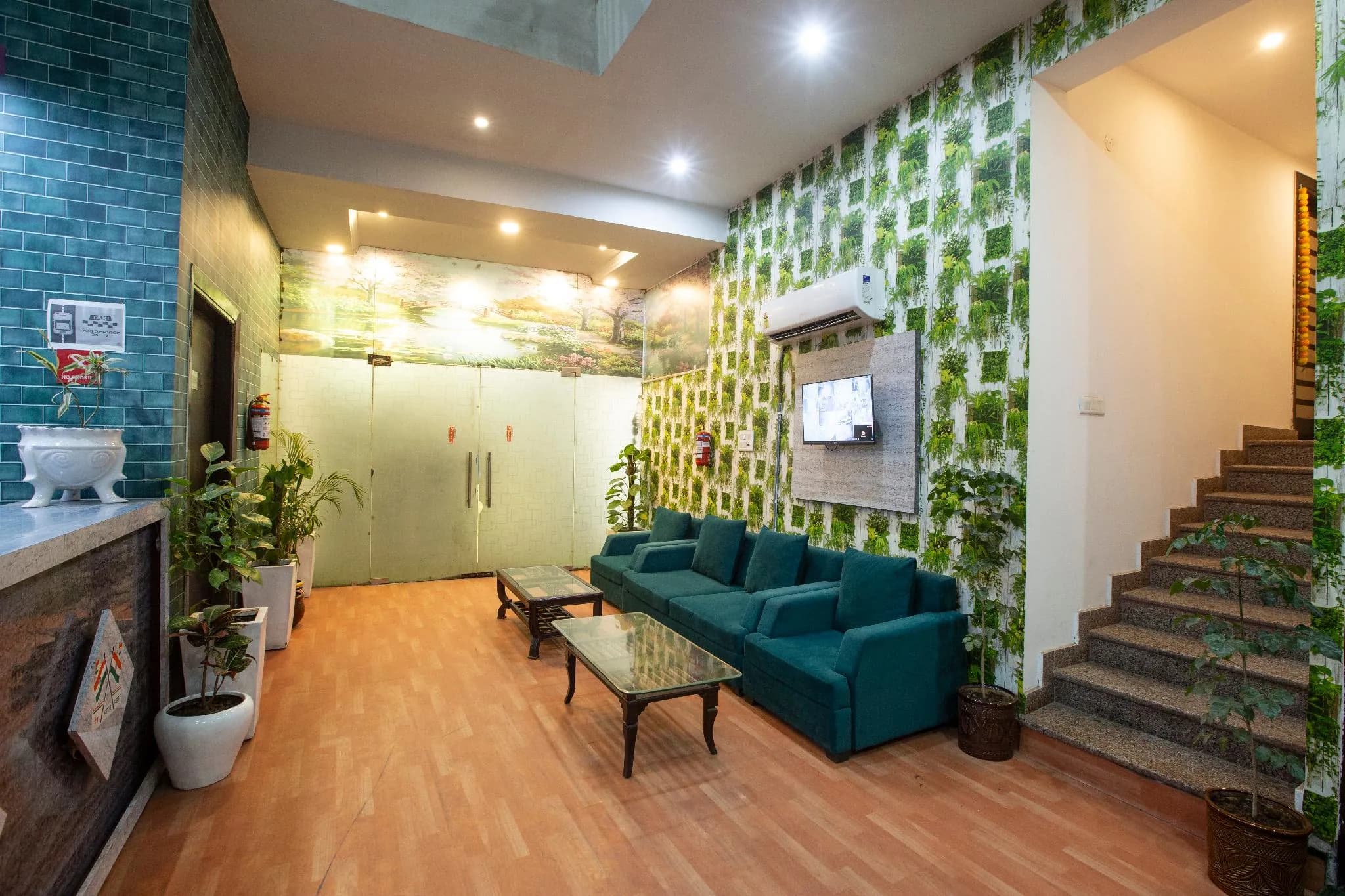 Hotel Ark Suites at Airport