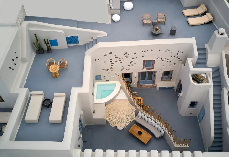 Luna Santorini Suites