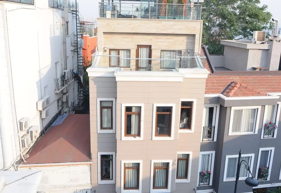 Seraglio Hotel & Suites