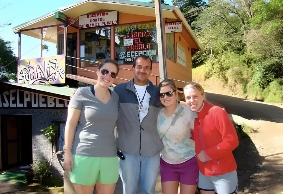 Cabinas El Pueblo B&B Monteverde