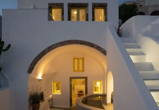 Valsamo Suites