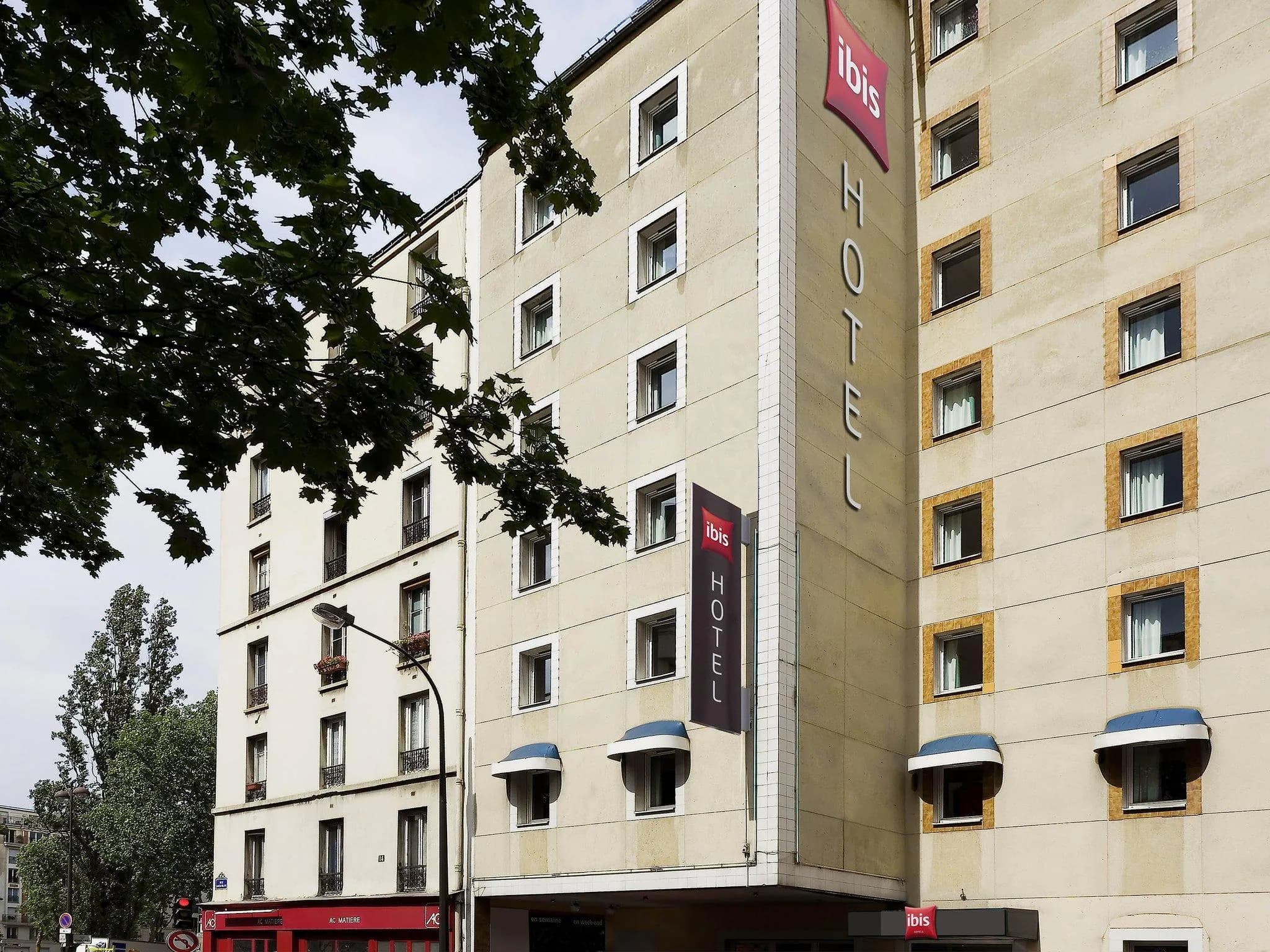 Ibis Paris Canal Saint Martin