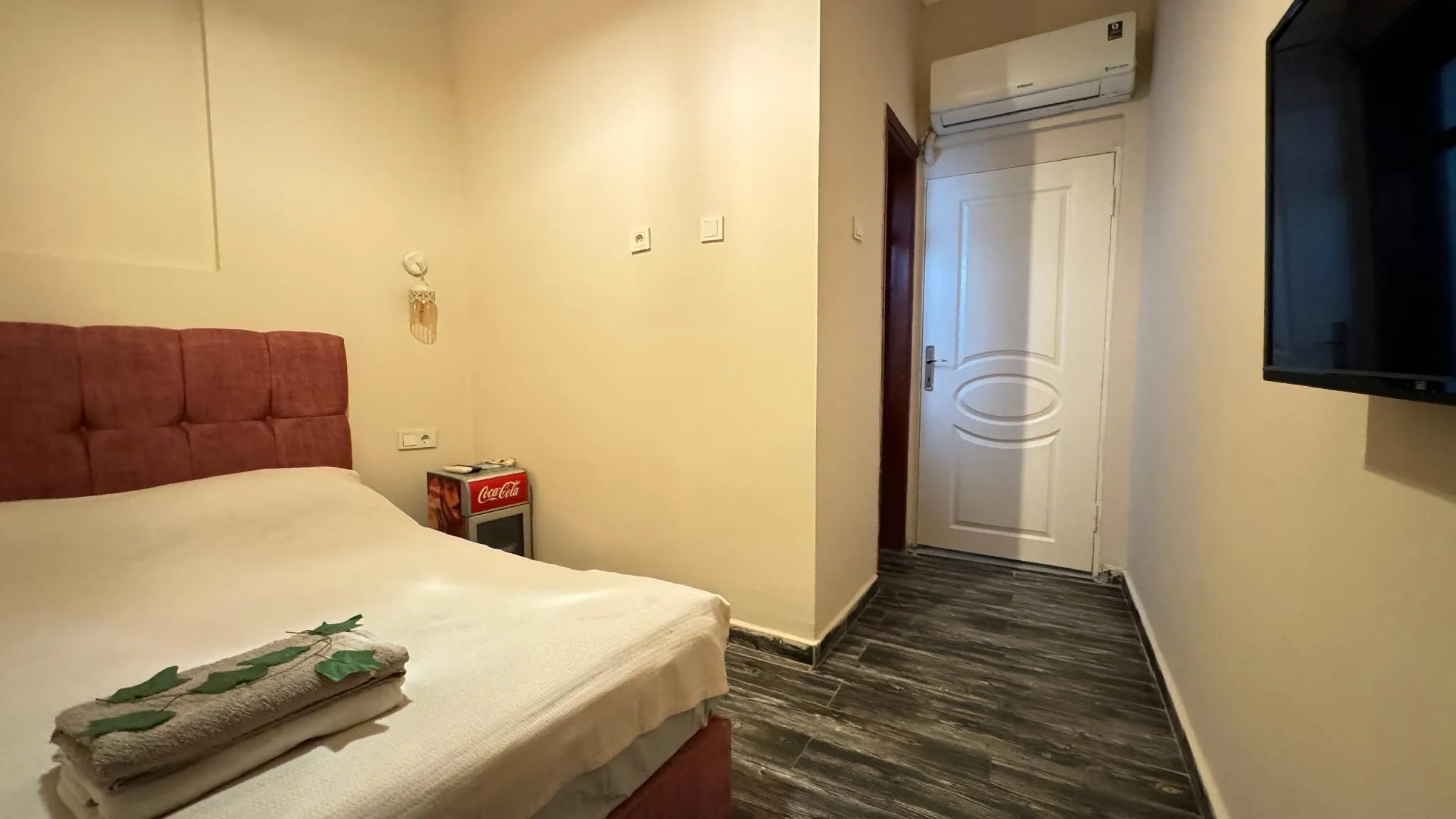Callisto Pub & Kitchen & Hotel
