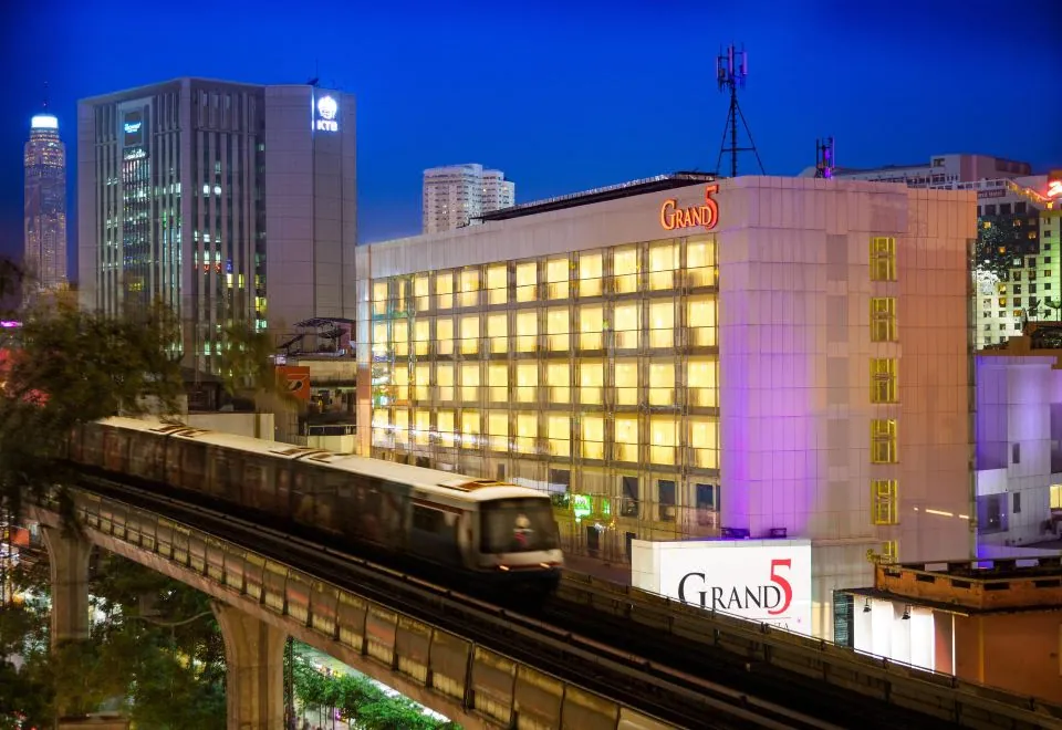 Grand 5 Hotel & Plaza Sukhumvit Bangkok Certified