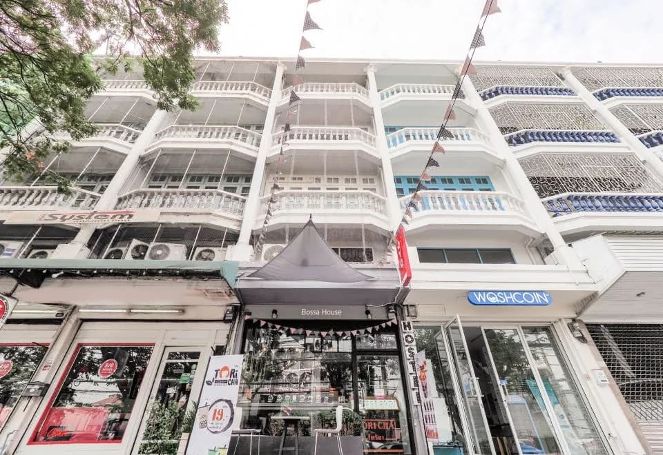 OYO 615 Bossa House Hostel & Cafe
