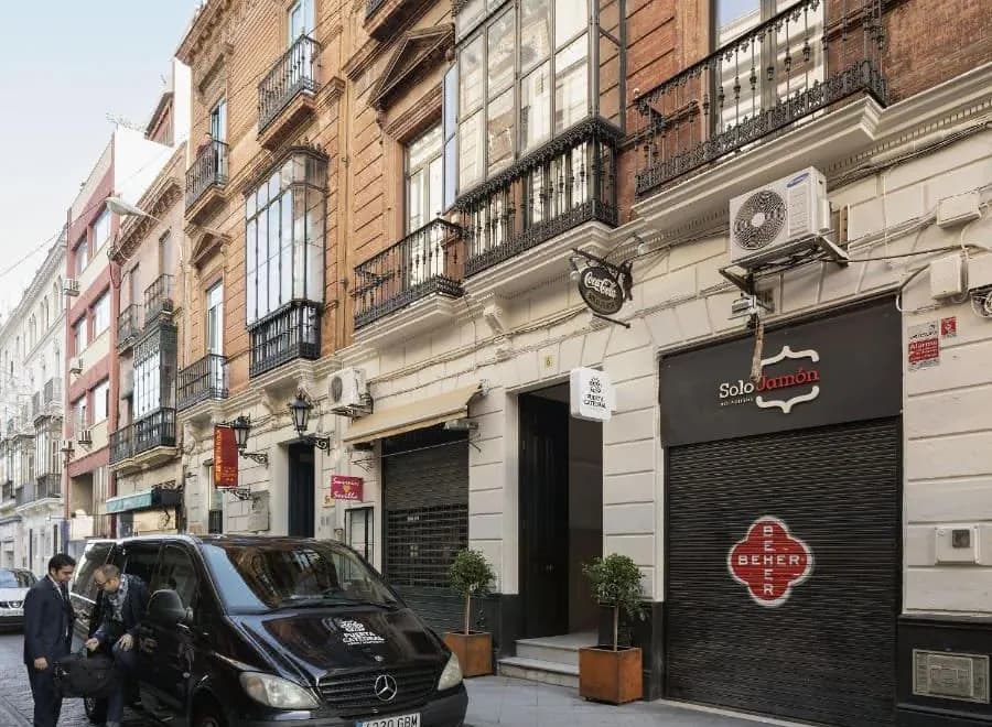 Puerta Catedral Holiday Suites