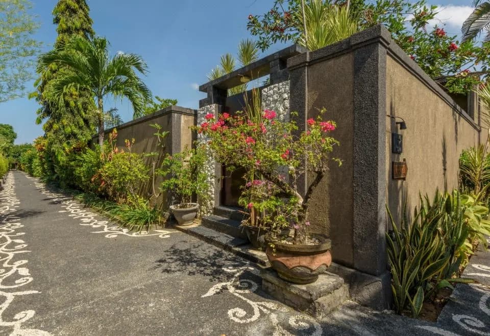 Bali Rich Villas