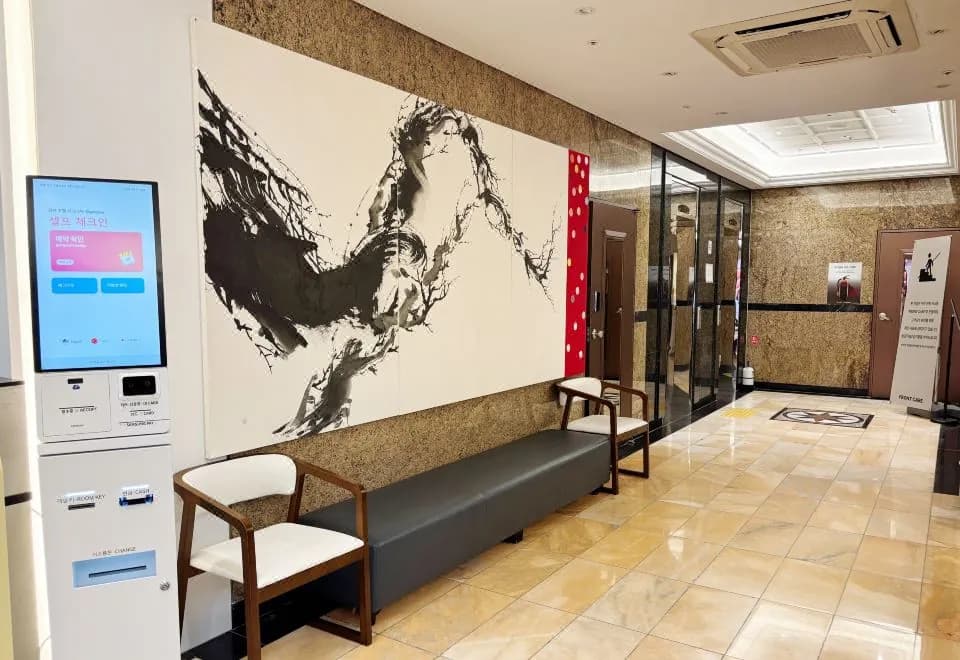 Hotel Signature