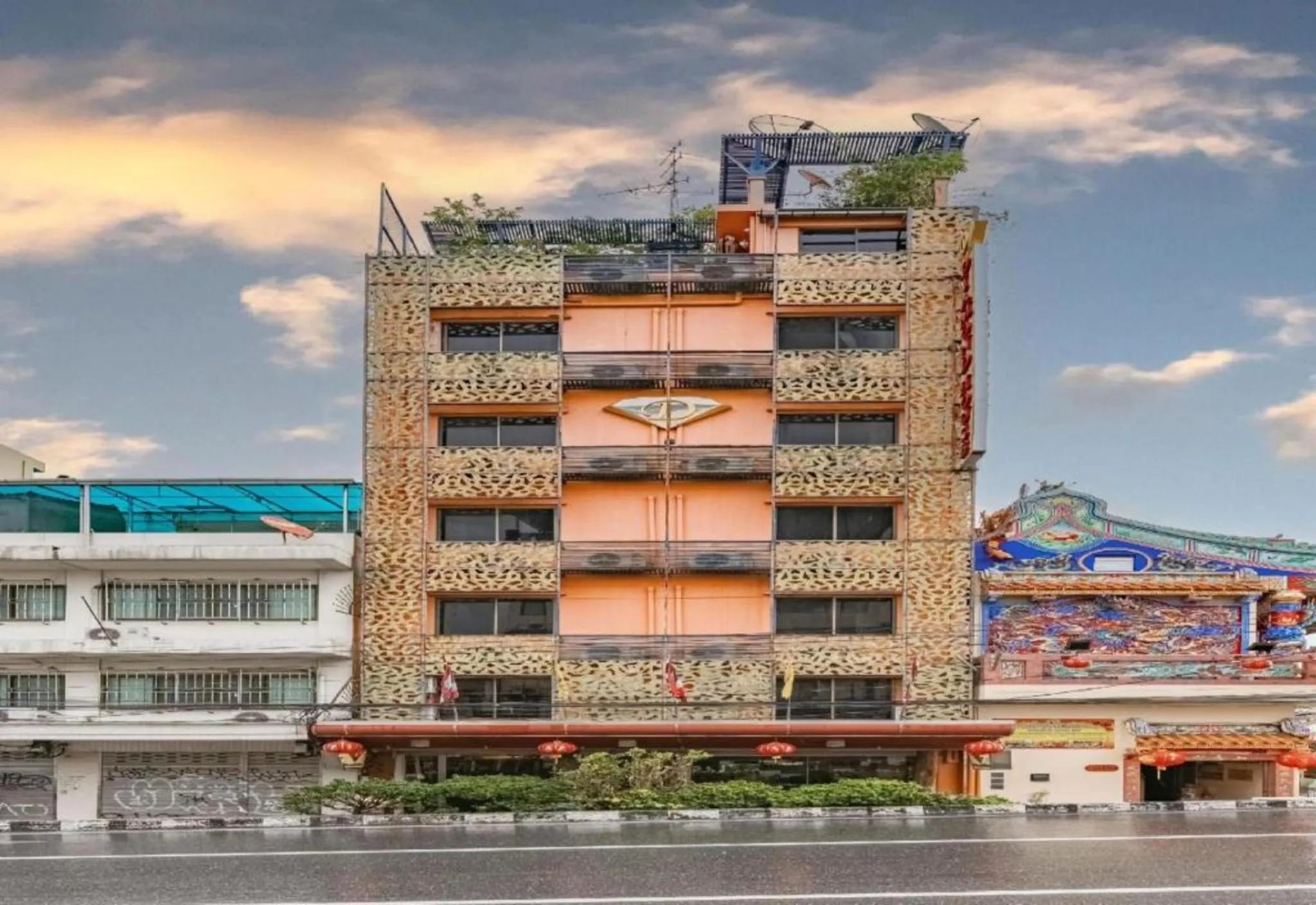 Dancenter Diamond House Khaosan