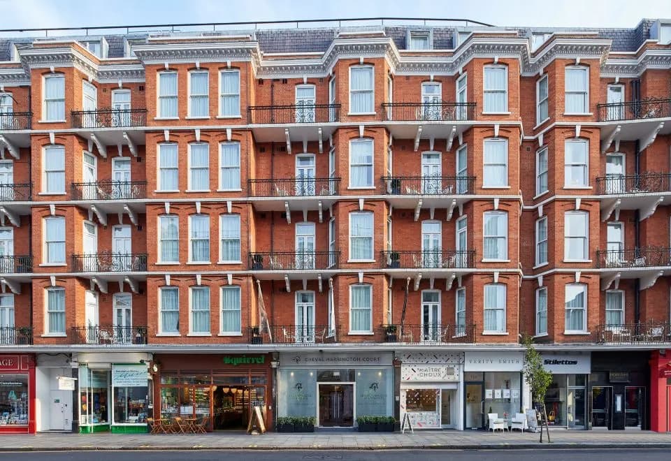 Cheval Harrington Court at South Kensington