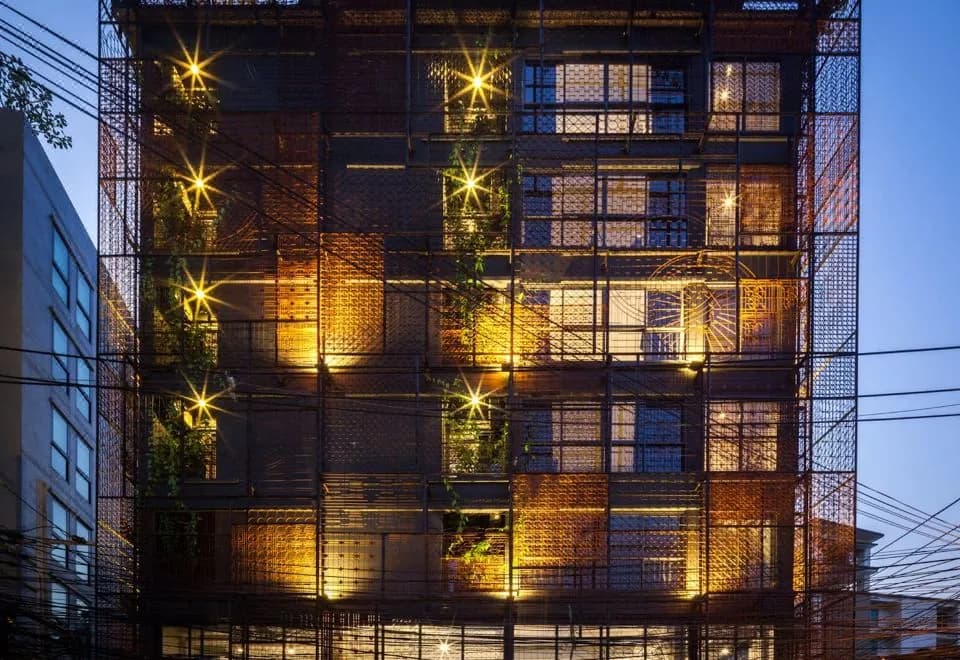 IR-on Hotel