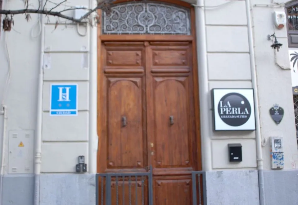 La Perla Granada Suites