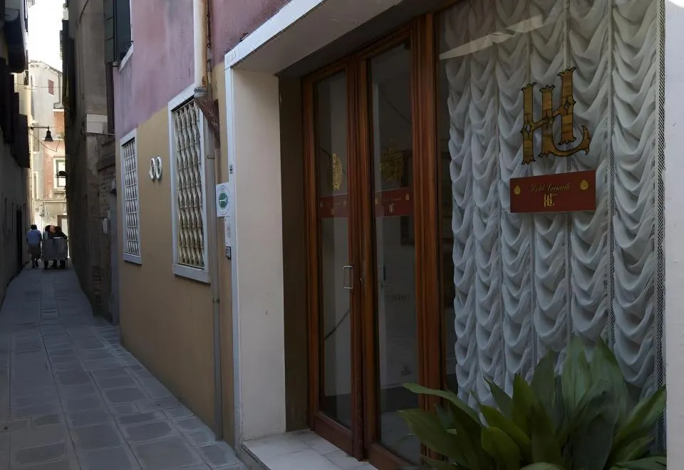 Hotel Leonardo