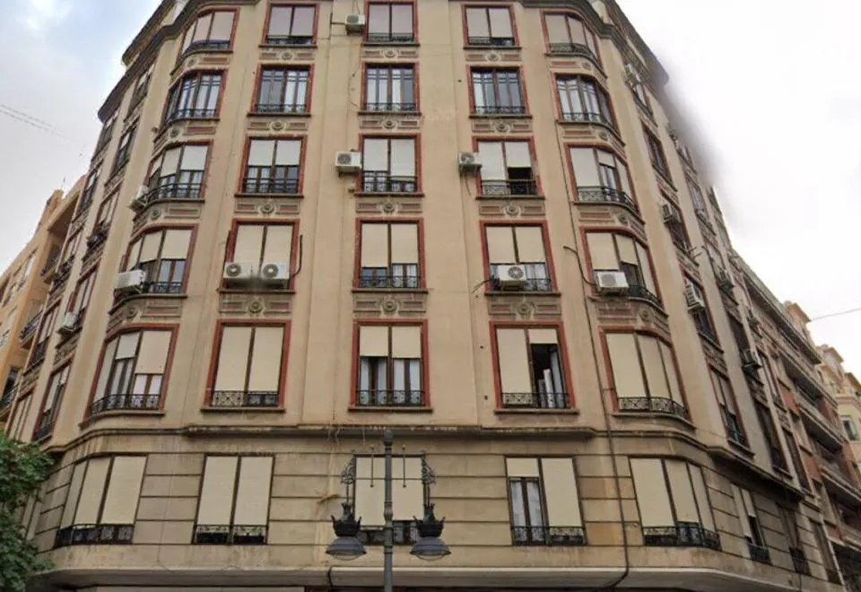 Clink Rooms & Flats
