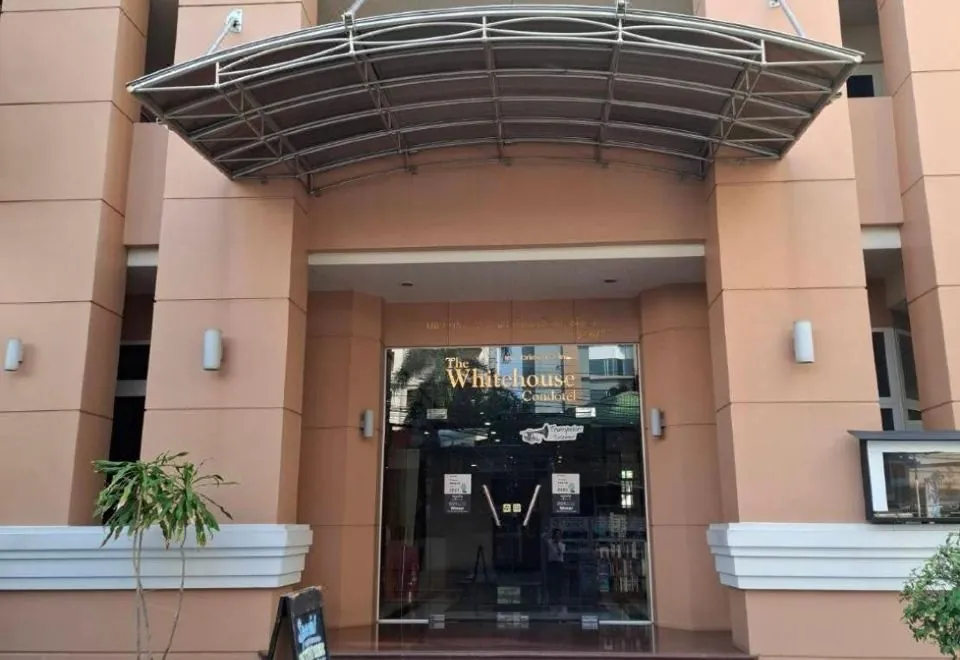 Whitehouse Condotel