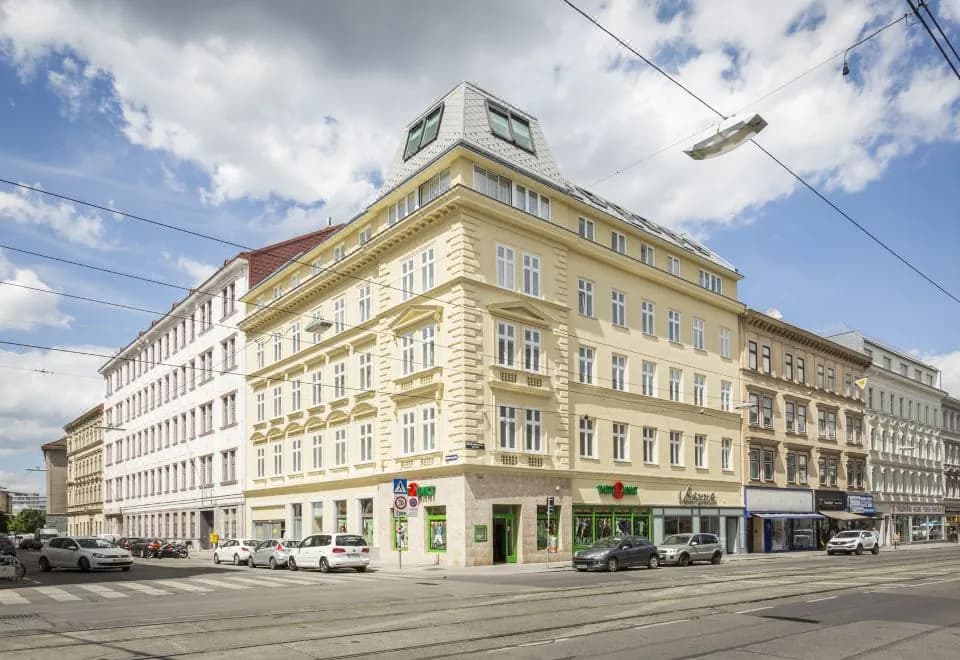 Vienna Grand Apartments City