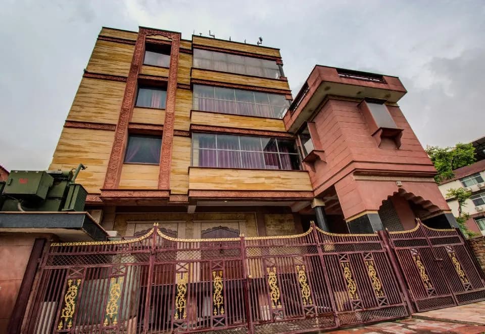 OYO 12849 Hotel Grand Akshay