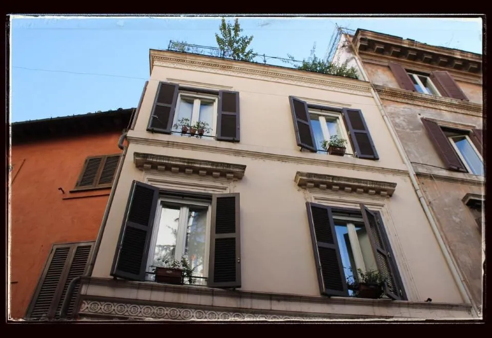 Di Rienzo Pantheon Palace
